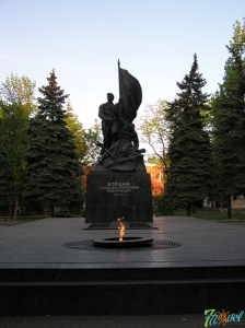 Памятник борцам Социалистической Революции