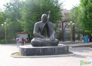 Дотур Уга - скульптурная композиция «Эхо»